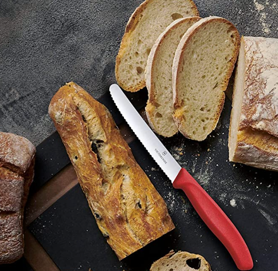 Couteaux de cuisine Victorinox - Swiss Classic Utility 4½" dentelé, lame ronde